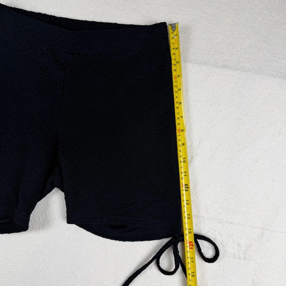 Bloomchic Black Textured Side Tie Biker Shorts Womens Size 10 NWT High Waist - Picture 2 of 9